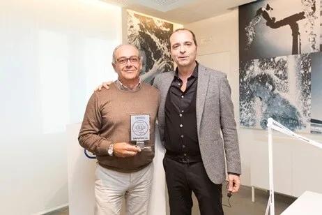 Consegna della targa al Rivenditore Euroservice accompagnatore del gruppo proveniente dalla Calabria