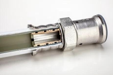 Sezione innesto tubo/raccordo con 3 O-ring