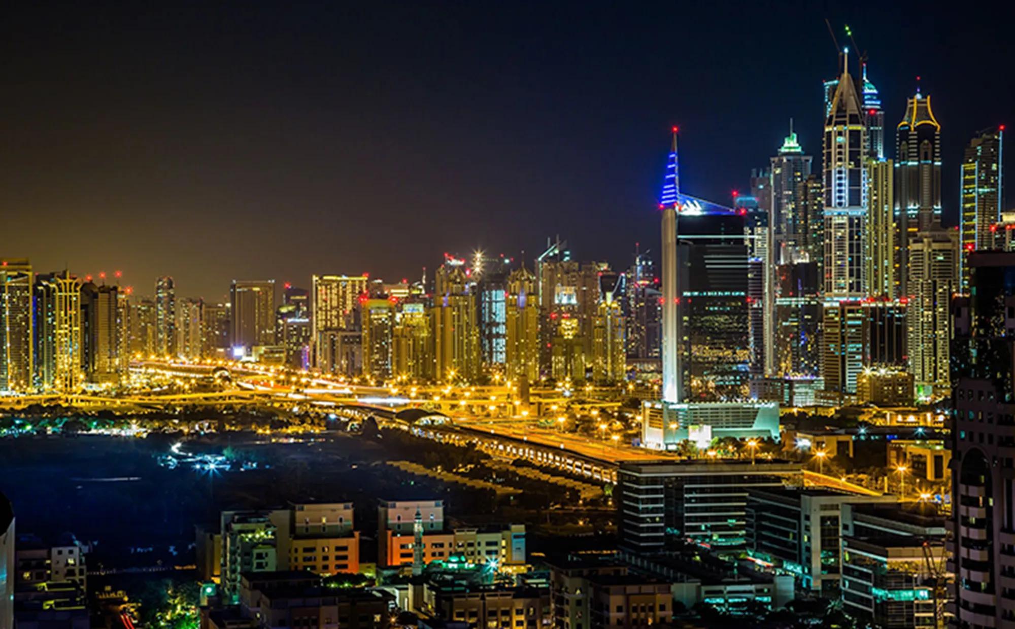 Stadt bei Nacht - Regenwassermanagement
