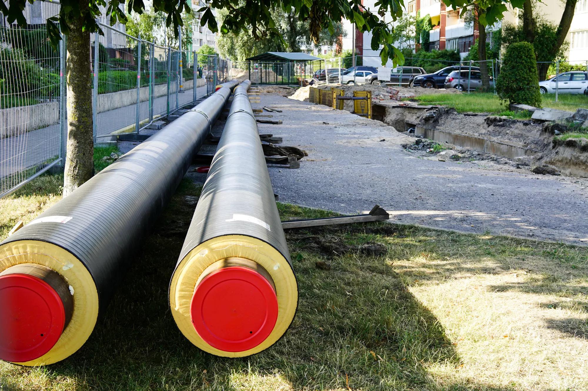 replacement and reconstruction of the heating system pipelines on the street in the city